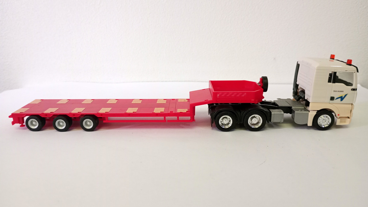 Mach (3700)