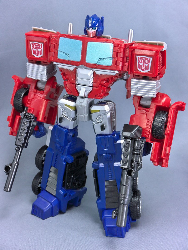 Convoy-Grand-Prime-Optimus-Prime-Robot