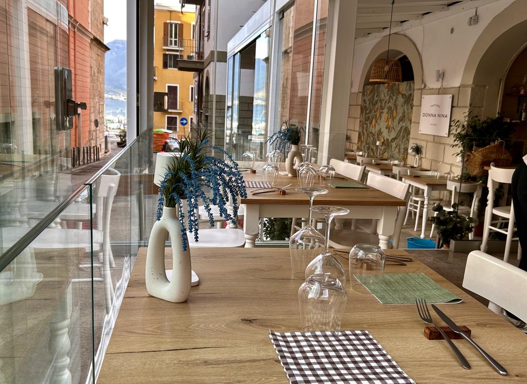 Жаркий сентябрь на побережье Тирренского моря.