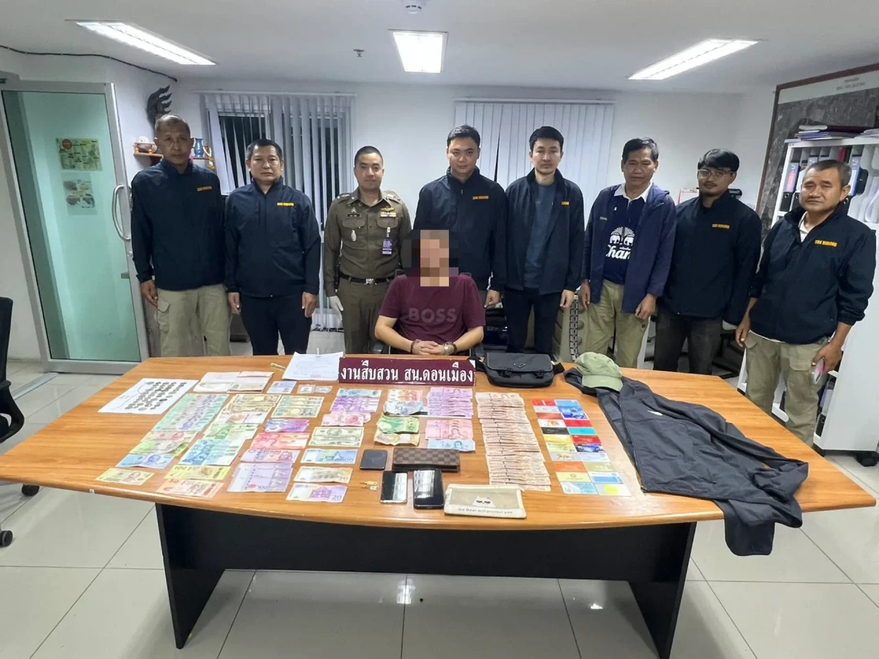 chinese man arrested overhead bin thefts don mueang thailand expat news 2026 34556