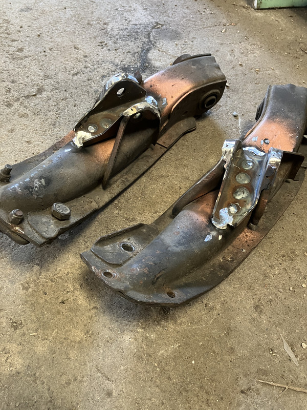 CE0512D5-78FF-4B88-ABBE-7A7F8035A5CE