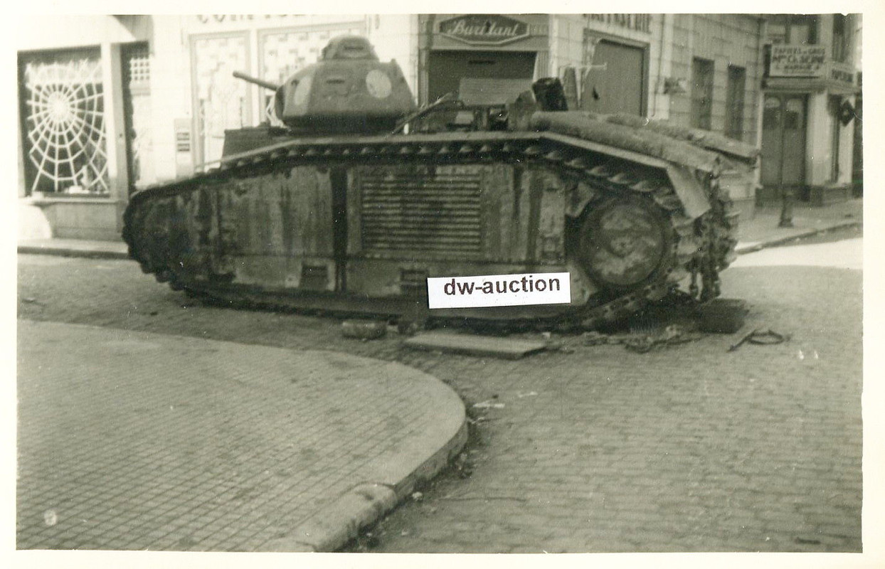 Frankreich , französischer Panzer mit Wappen auf