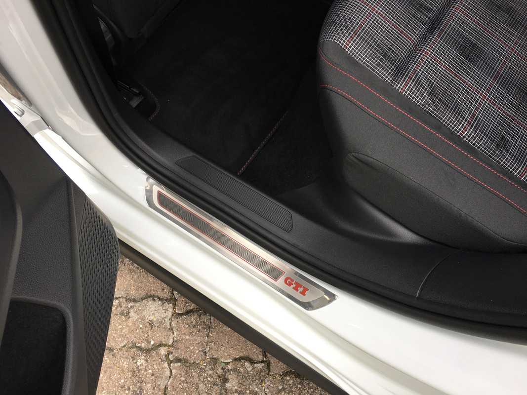 172D8D0E-24AB-44E7-945E-CCF1C6398BDC