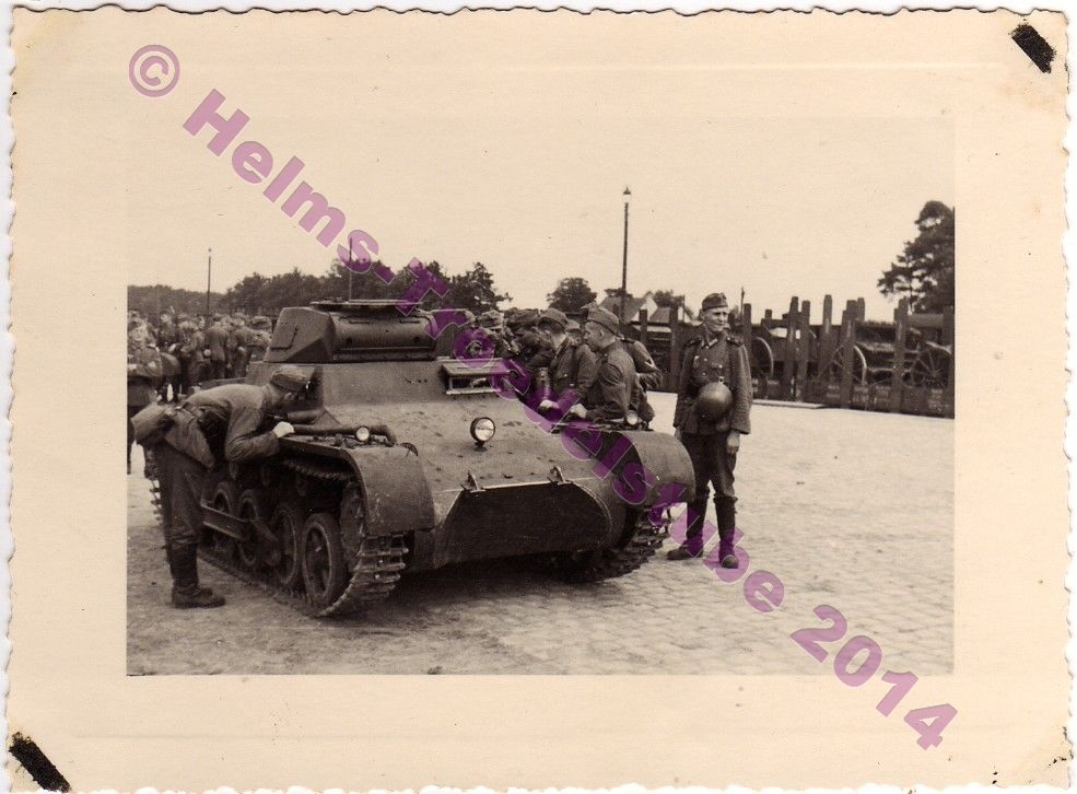 Orig.Foto,Panzer,Beutepanzer,Soldaten,Geschütze