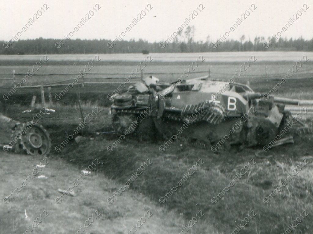 Foto, Wehrmacht, auf Mine gefahrenes Sturmgeschü