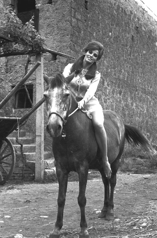 raquel_welch_f70