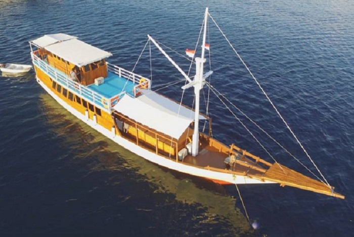 Kapal dari Segara Liveaboard