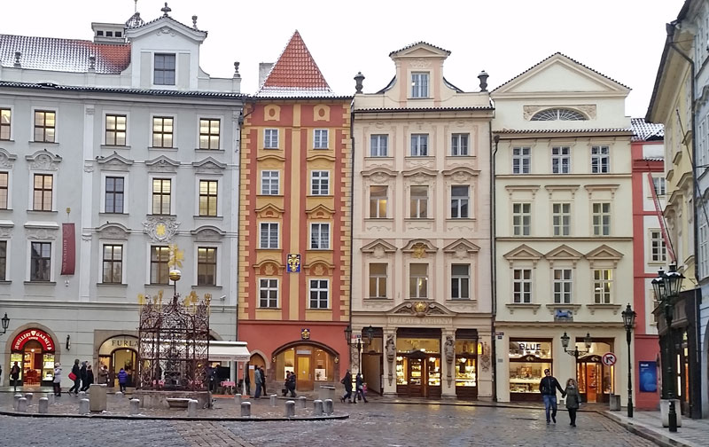 prague-accommodation-little-square