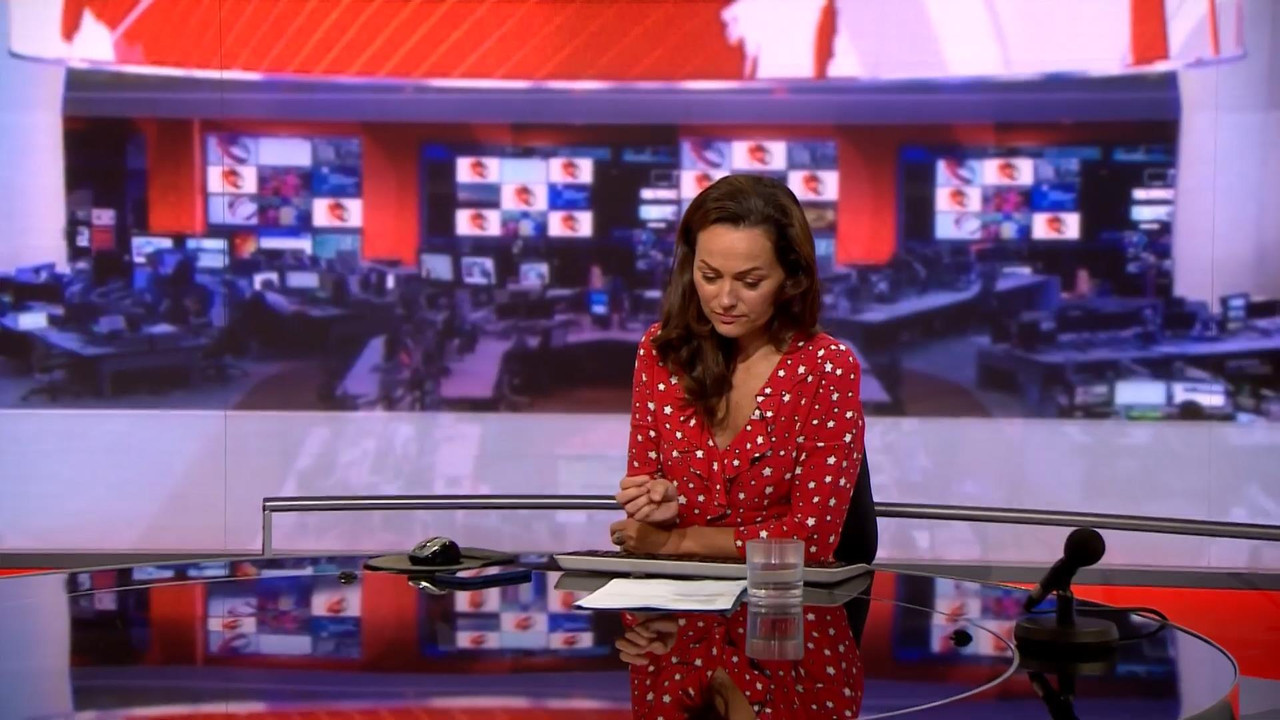 10.08 - 06.00.00 - BBC World News. News. Reporting on the day's inter....ts_snapshot_01.36_[2021.10.