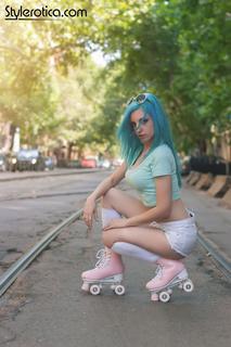 phoca_thumb_l_full_rollergirl_05_7CDA2FF7F4