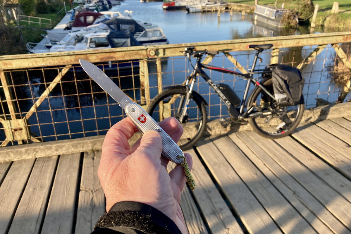 27DD0551-A753-4A8D-A2D8-2BD84D680419