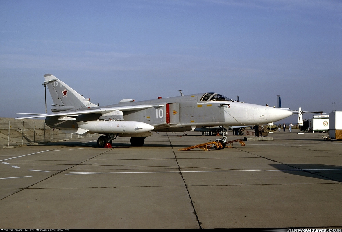 11 ORAP Su-24MR 10 White_0515320 (3)