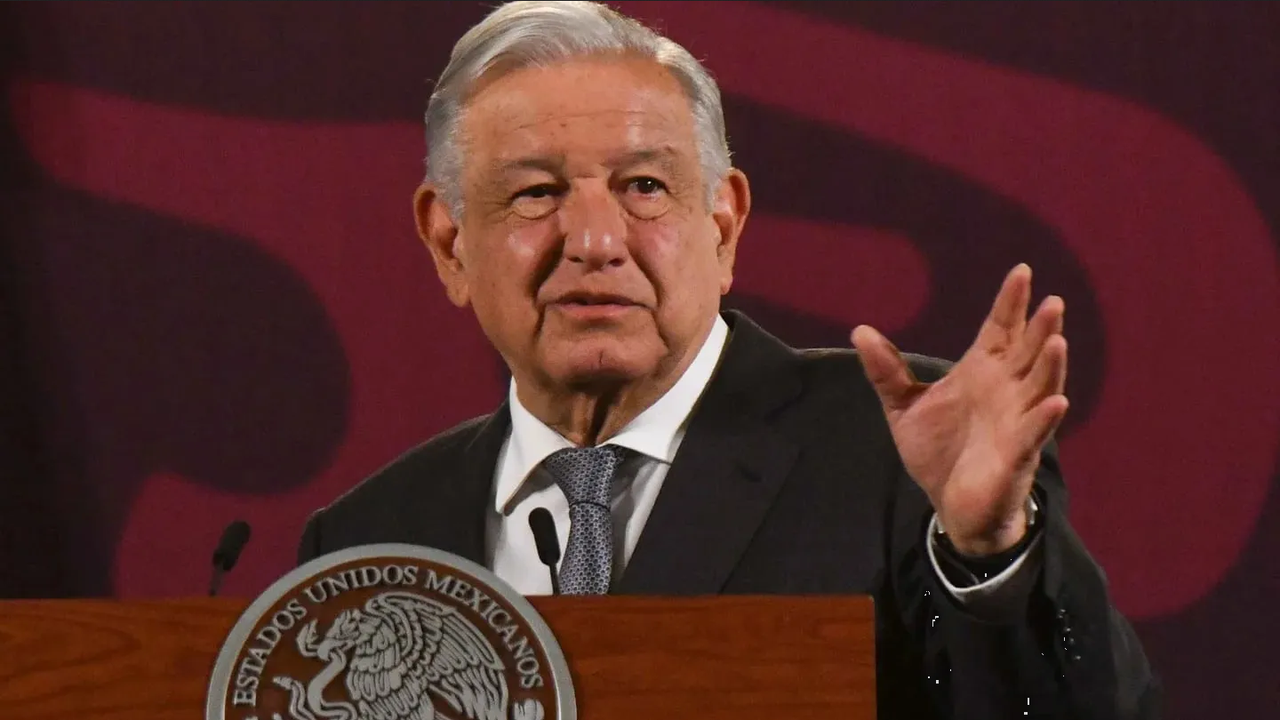 AMLO Critica a Lupita Martínez por Uso de Lamborghini en Campaña