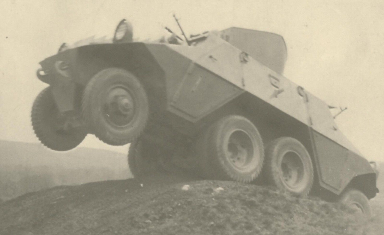 orig. Foto, österr. Beute Panzer, Spähpanzerwage