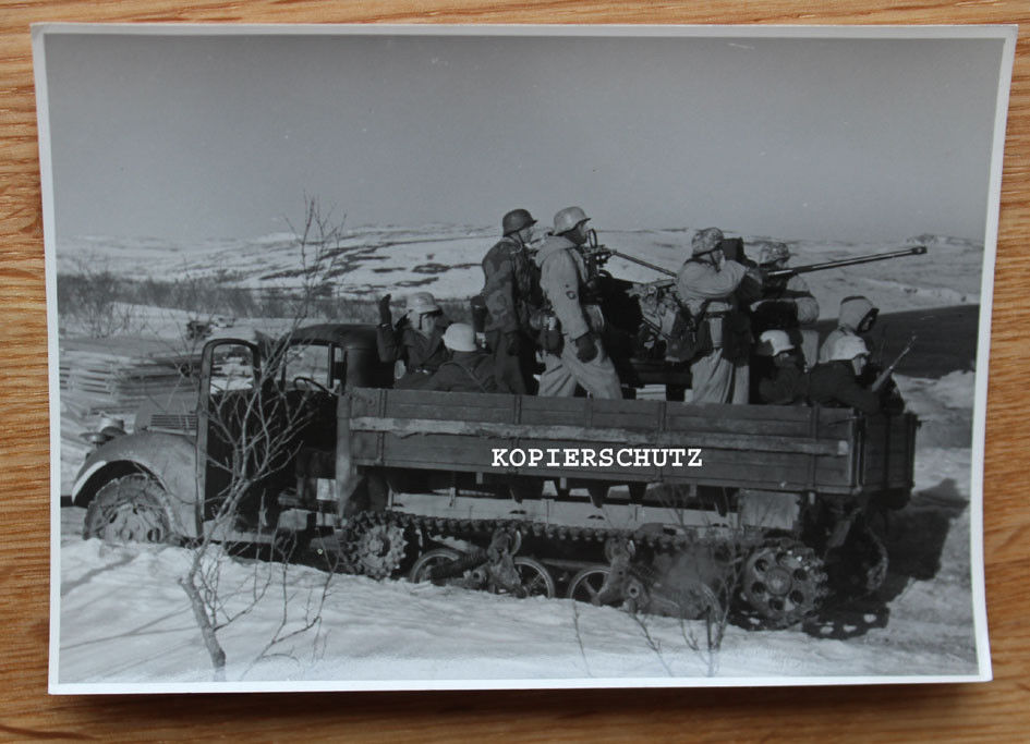 Foto Gleisketten LKW MAULTIER mit Flak Geschütz Winterkrieg 2. W