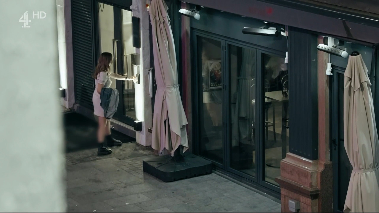 2022-12-12_23_00_Chan4_Undercover-Sexual-Harassment-The-Truth.mp4_snapshot_00.56.17.000
