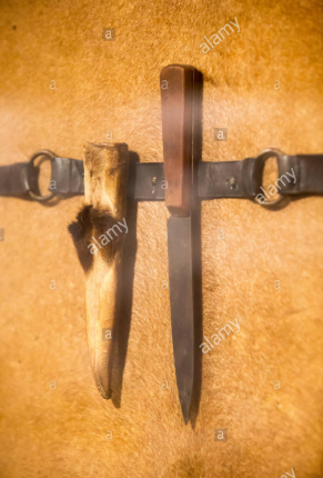 knife-and-lion-skin-Harry-Wolhuter.png