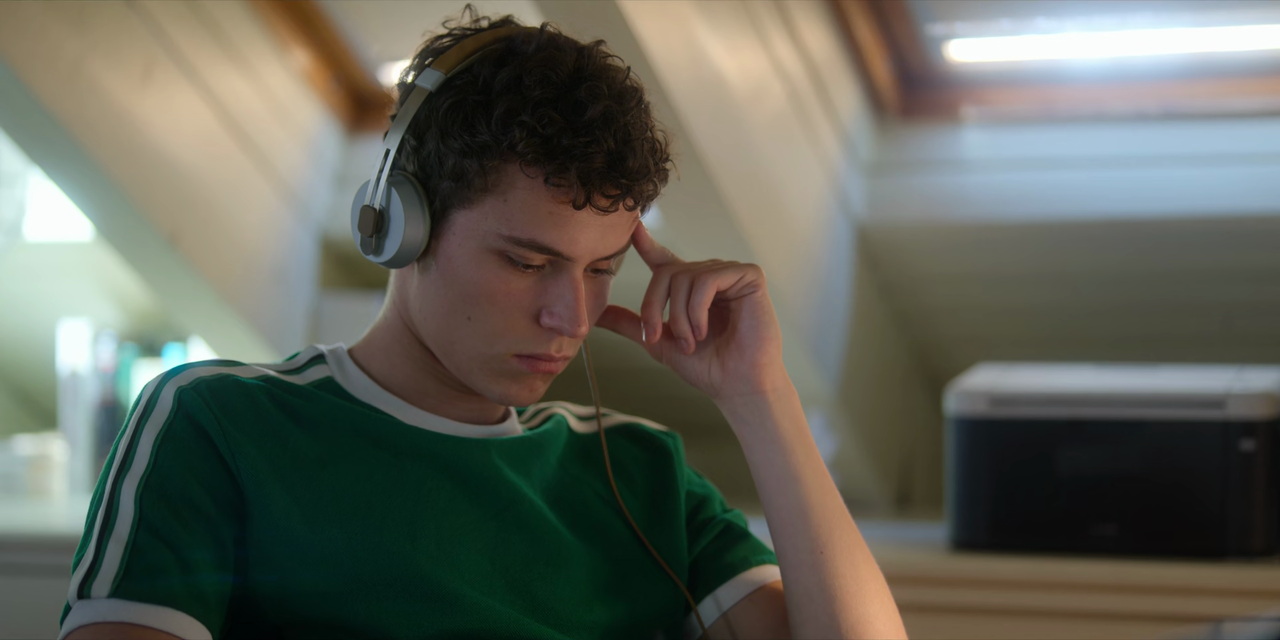 Elite Season 3 S03 DUAL-AUDIO SPA-ENG 1080p 10bit WEBRip 6CH x265 HEVC-PSA