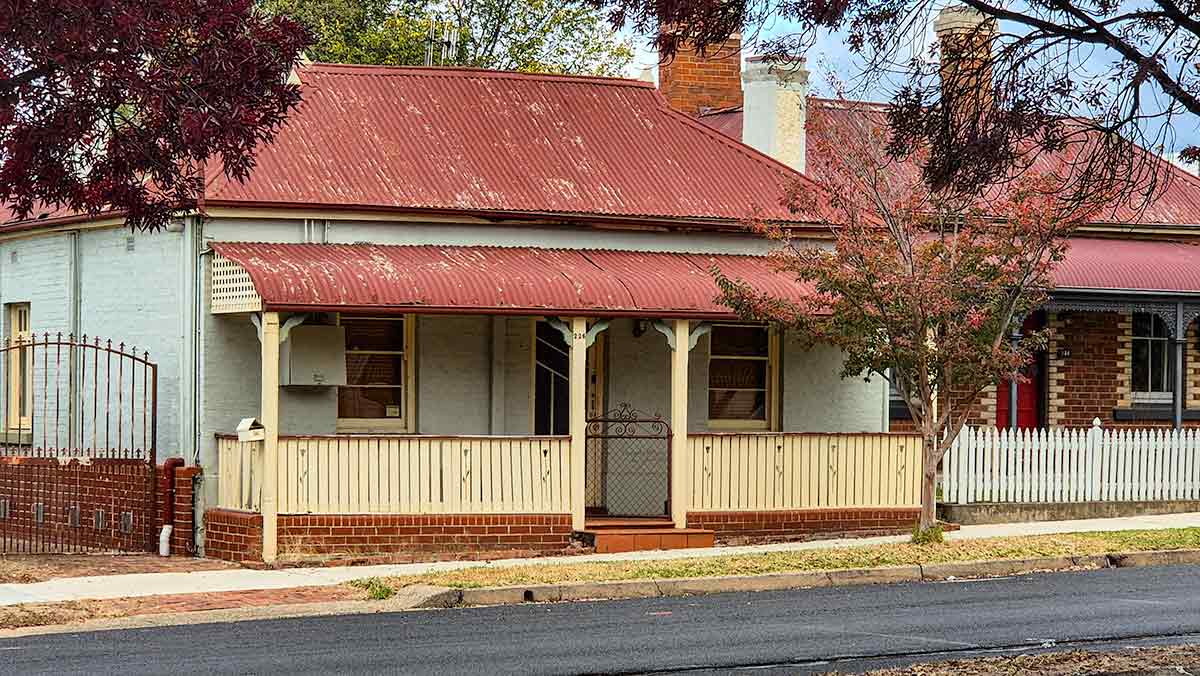Tin roofs still look odd to me
