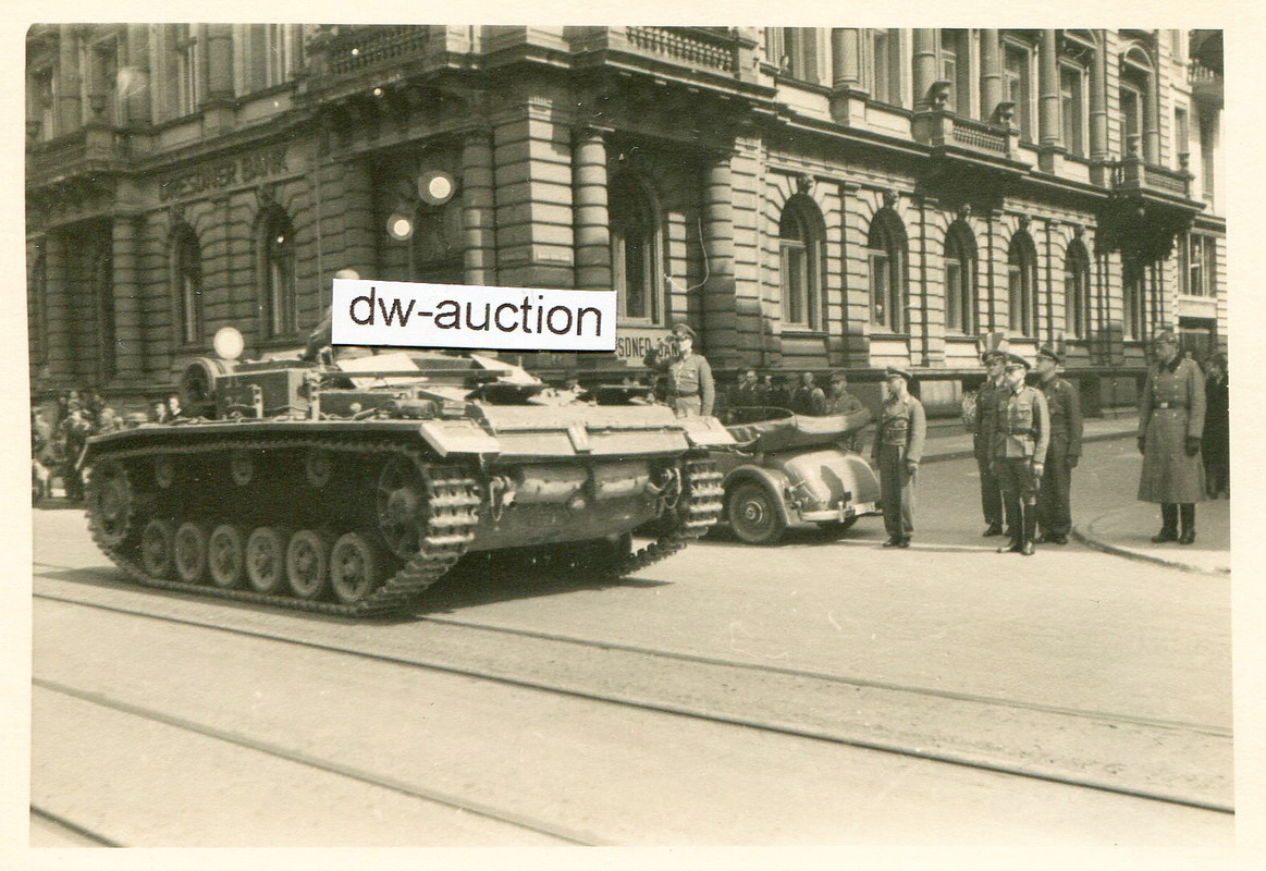 Sturmgeschütz mit Kennung , Kommandeur mit Offiz