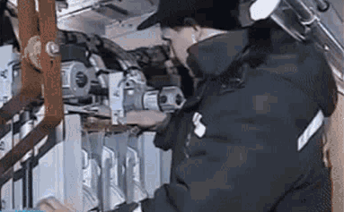 [Image: image4.gif]