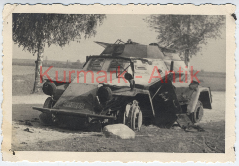 Foto Wehrmacht Panzer A.A.7 Polen Feldzug Spähwagen 222 Treffer 