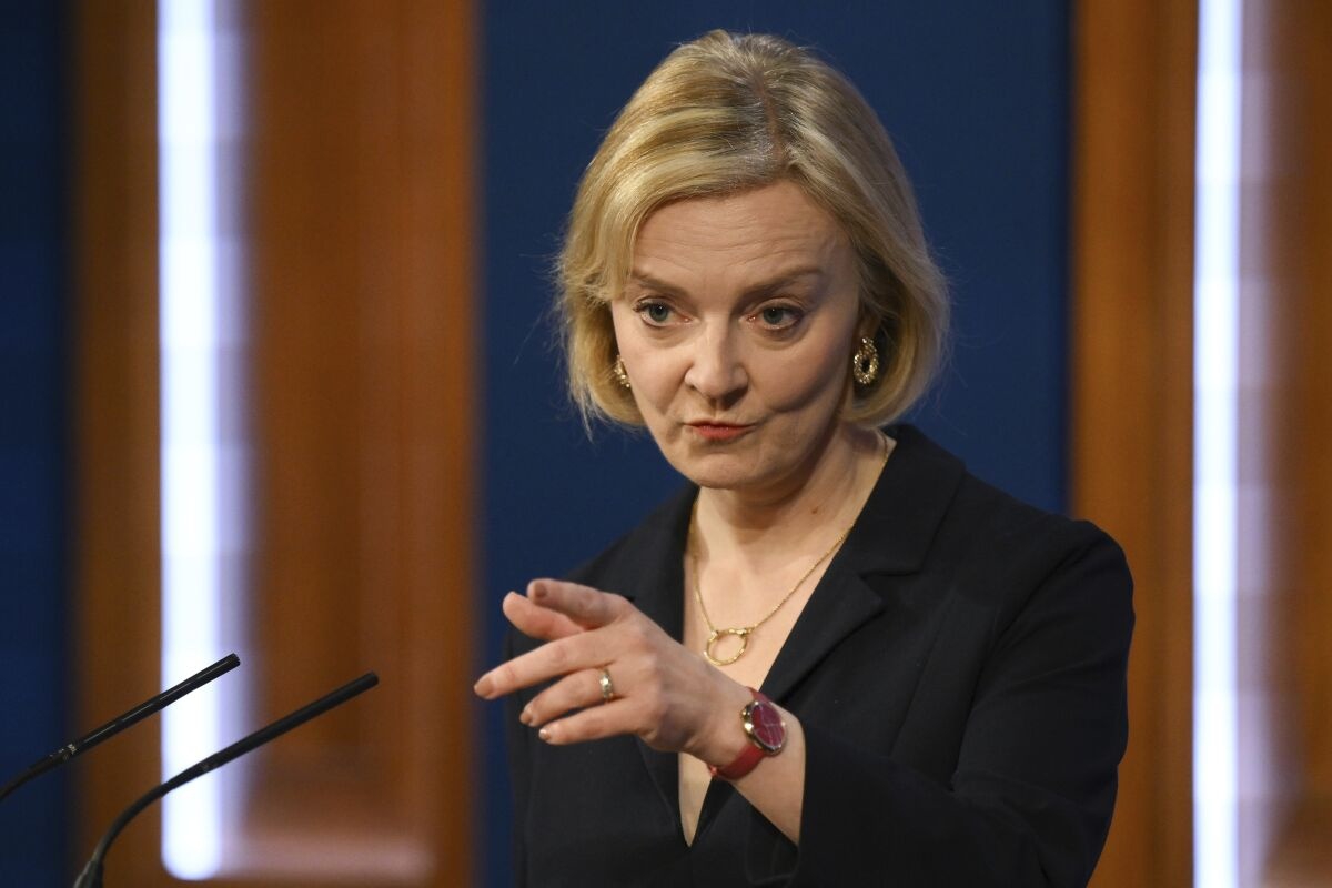 Liz Truss renuncia como primera ministra de Reino Unido