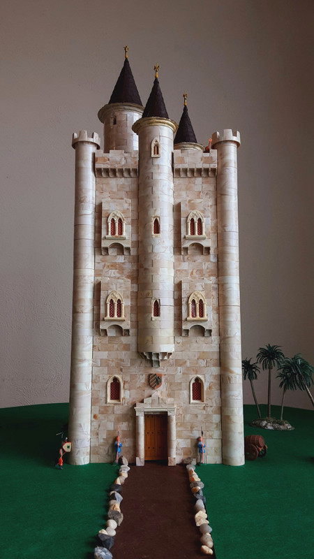 Torre Triangular 001