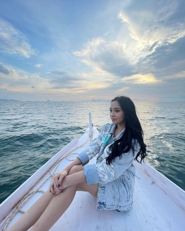 Momen seru Lyodra saat liburan di Tapanuli Tengah.