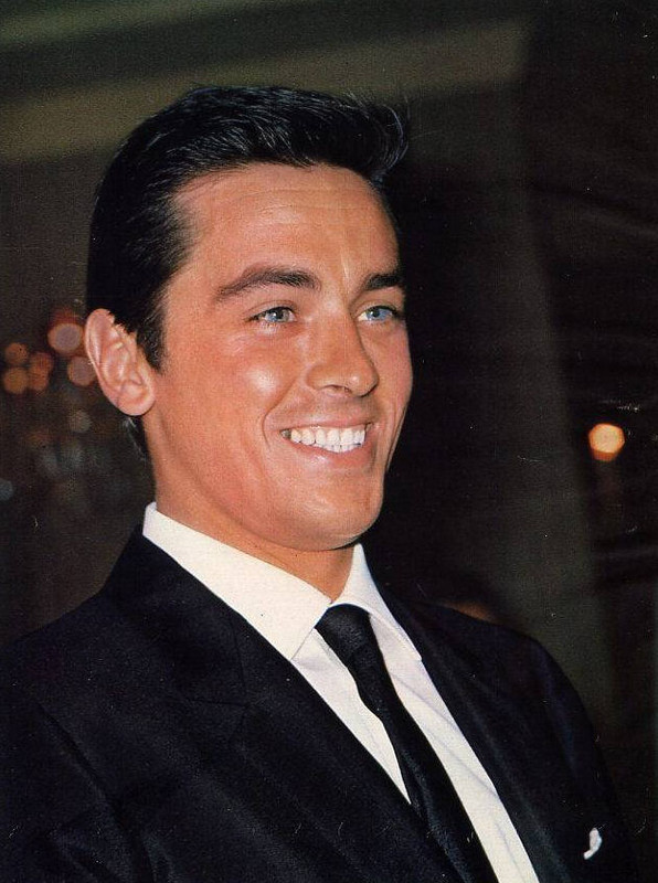 alain_delon_b33