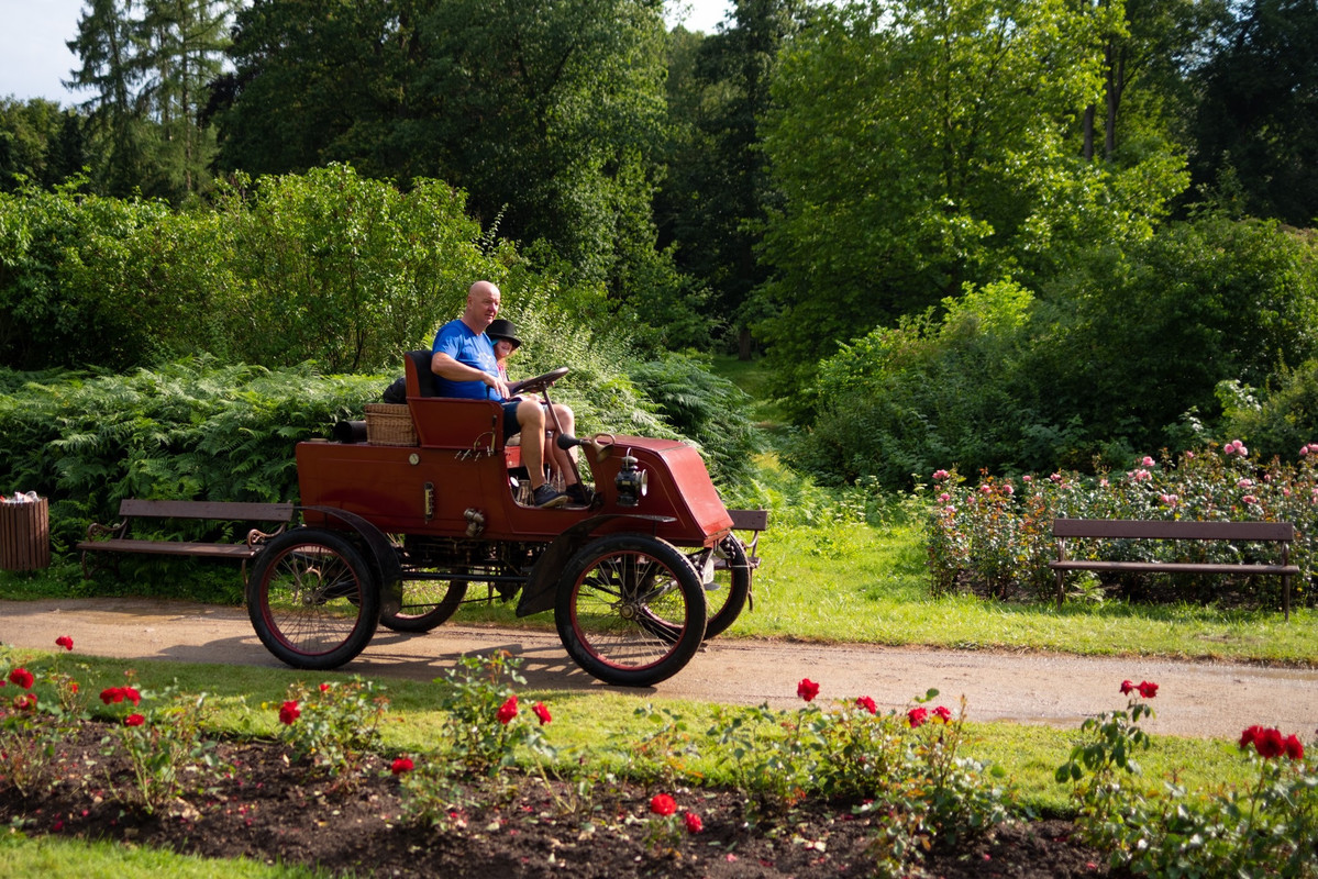 BEE872AE-737D-4C4B-9FB7-8D86DB46DAA0