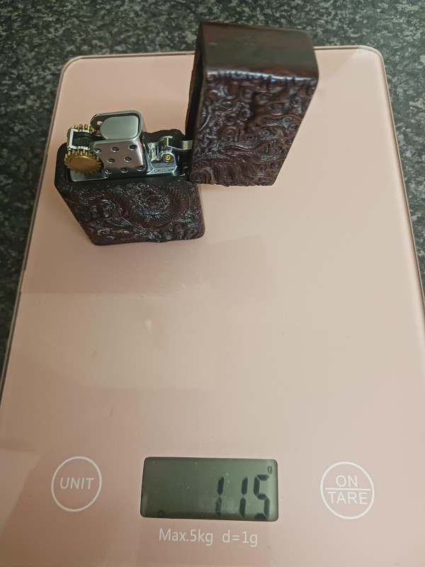RED_RESIN_LIGHTER.jpg