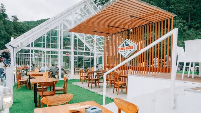 D'Lawu Bistro, pilihan tempat makan siag enak di Tawangmangu yang Instagramable.