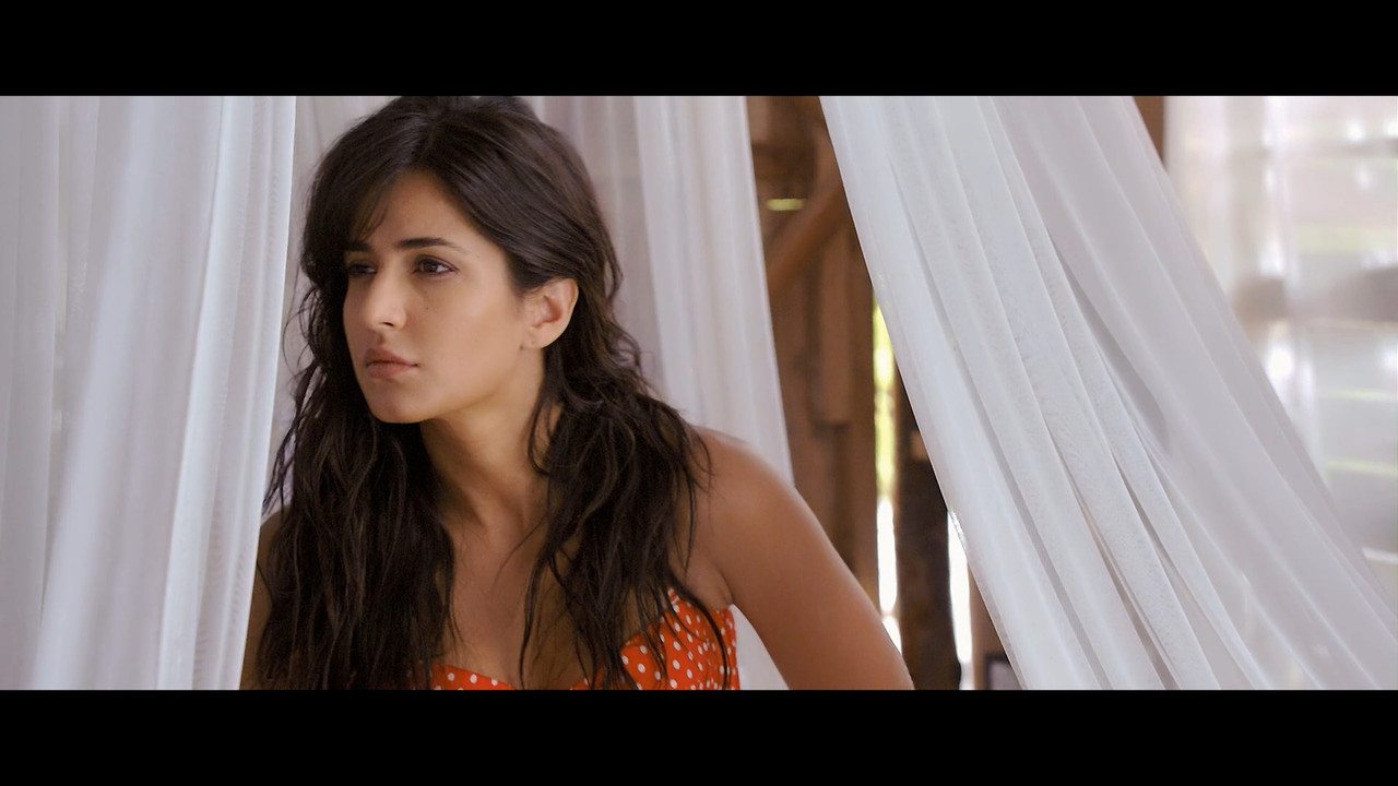 [Image: Katrina-Kaif-Hot-Navel-From-Bang-Bang-20...-26-34.jpg]