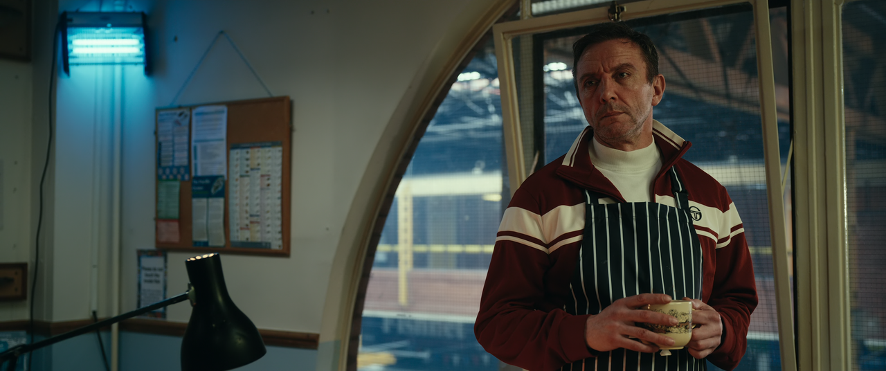 The.Gentlemen.S01E01.Refined.Aggression.2160p.10bit.NF.WEB-DL.DDP5.1.HEVC-Vyndros.mkv_snapshot_00.33