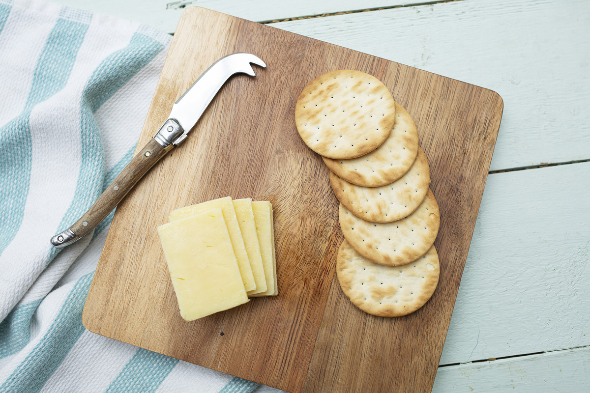 The Art Of Pairing Water Crackers With Gourmet Cheeses