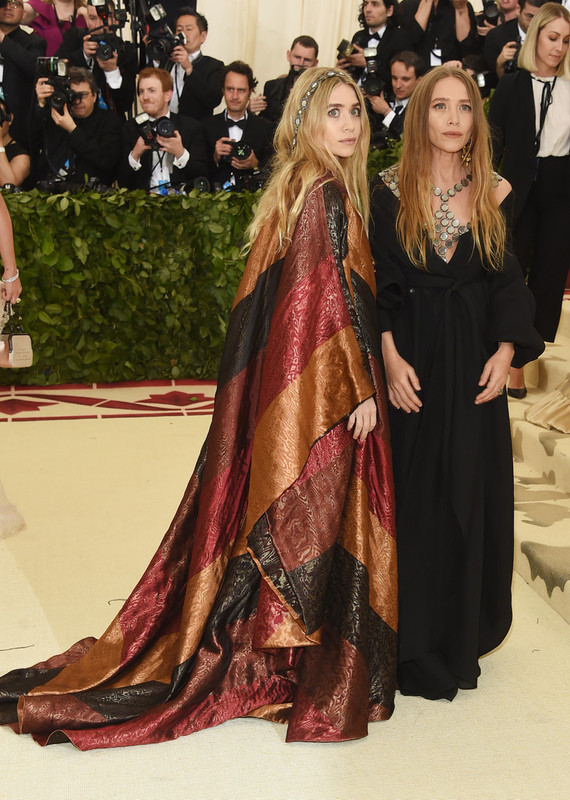 Ashley Olsen Heavenly Bodies Fashion Catholic 9RaT6SzEfICx