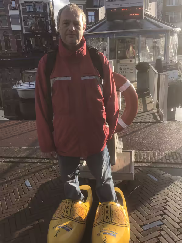 1C680E7F-8BB2-4E28-A72A-2B4A26FBA364