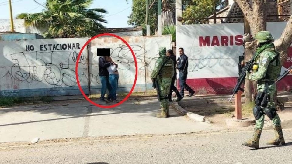 Terror en Ciudad Obregón: Frente a vecinos, sujeto apresa a una fémina y amenaza con matarla