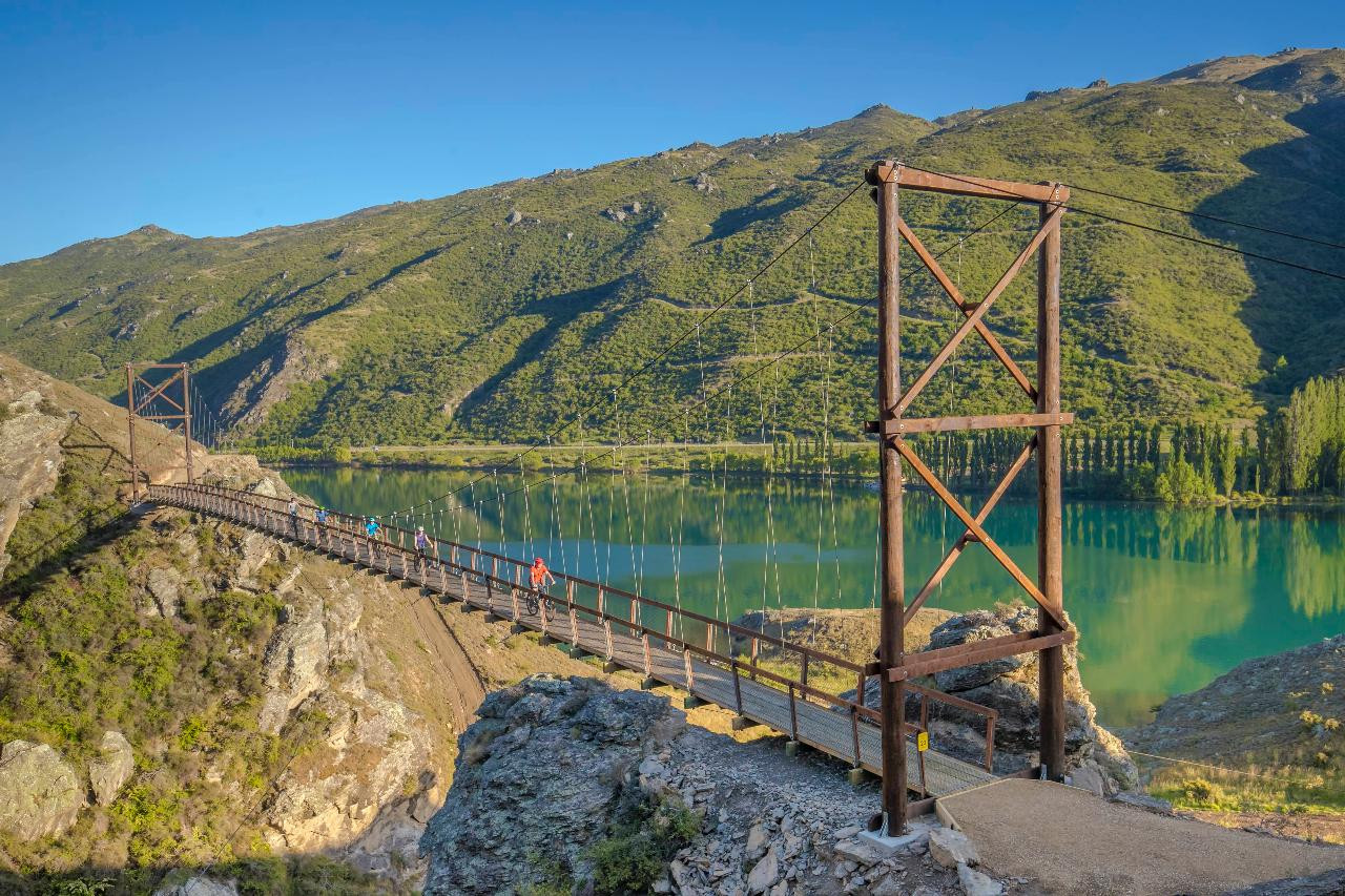 Lake Dunstan Discovery by eBike | Shaara Deals 