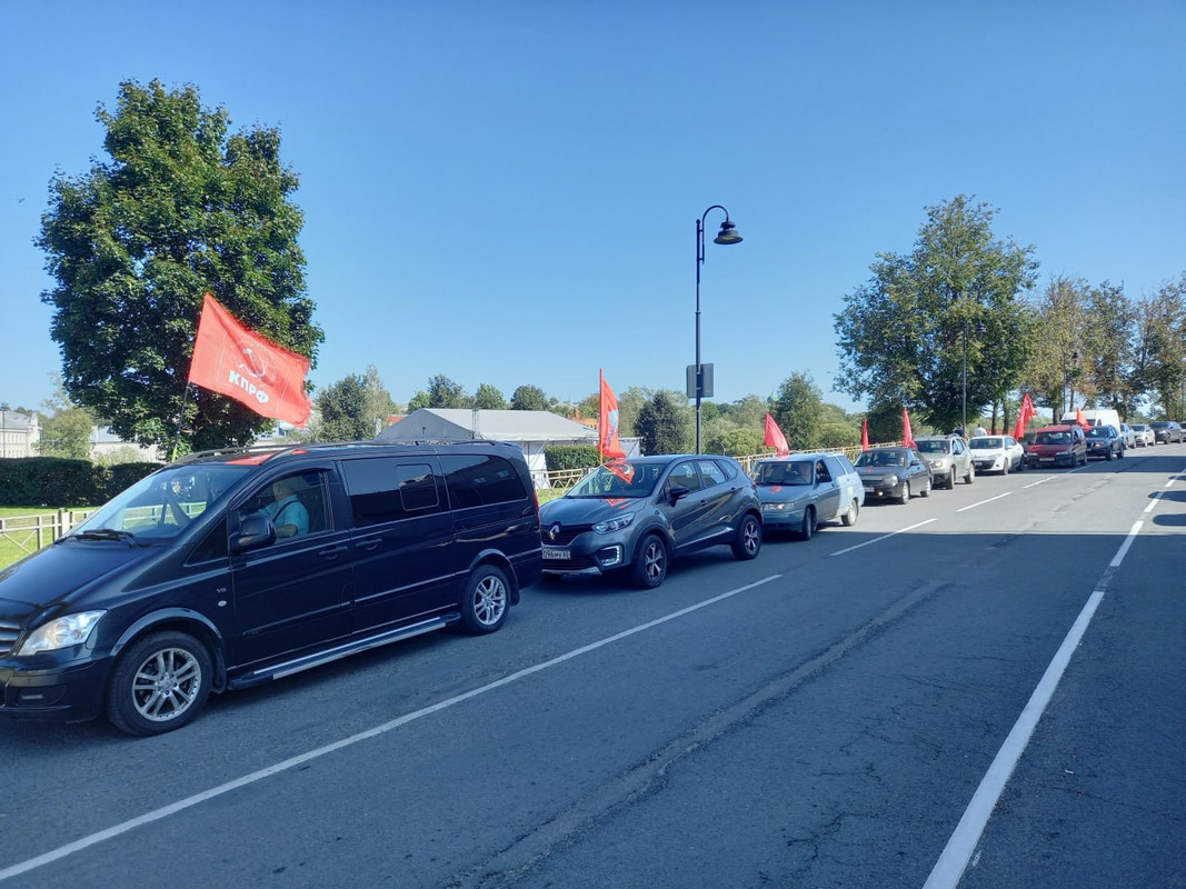 Автопробег псковских коммунистов в г.Псков Автопробег псковских коммунистов в г.Псков