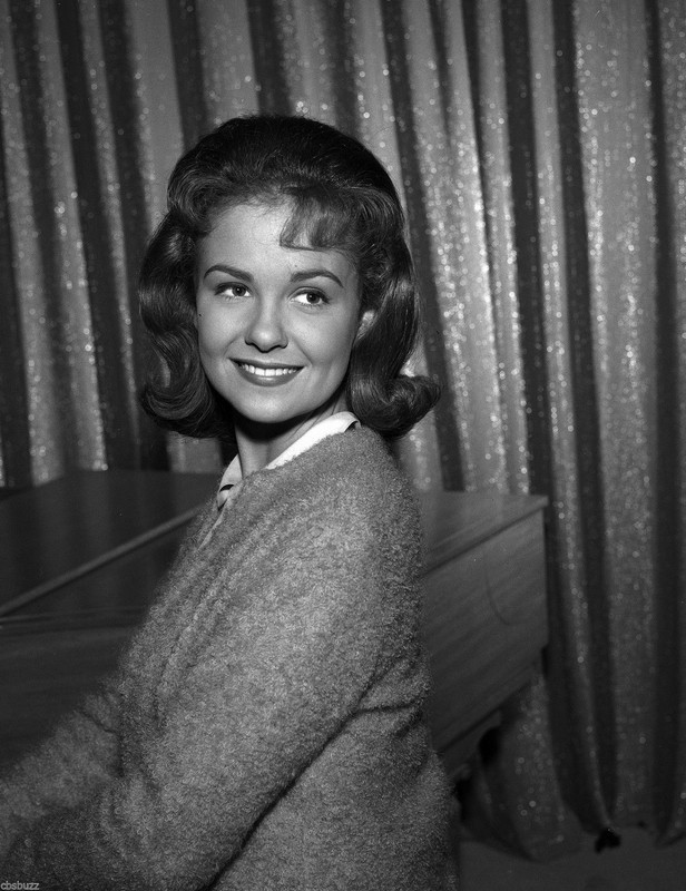 shelley_fabares_b24