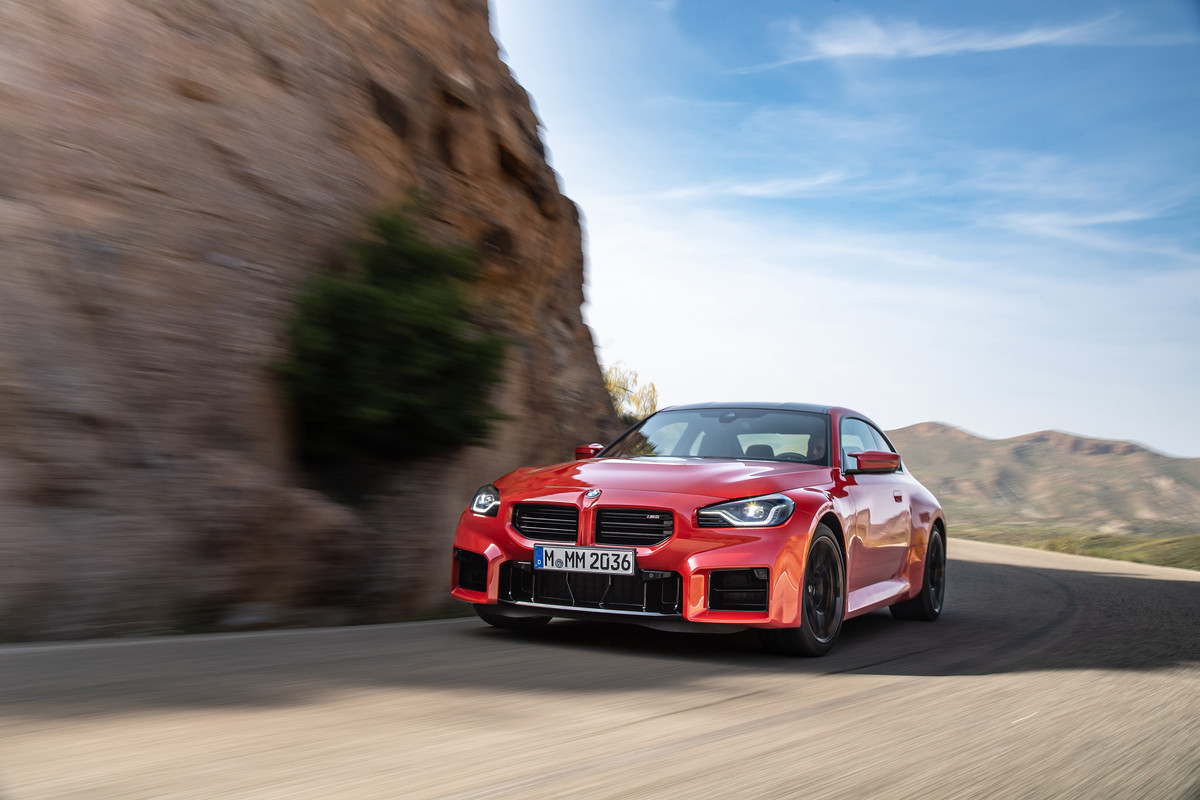 P90481918_highRes_the-all-new-bmw-m2-c