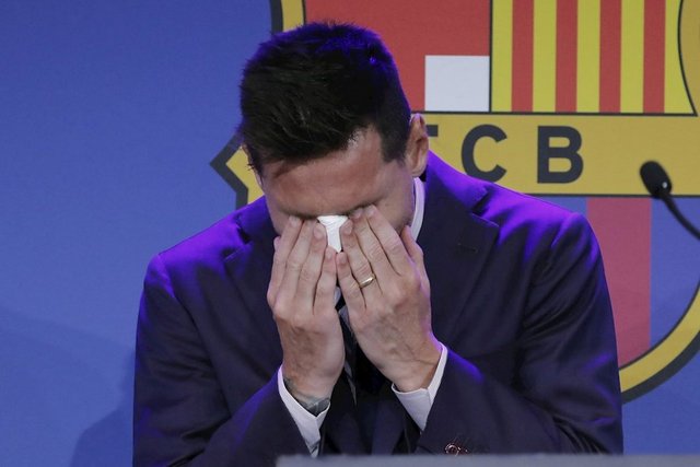 Messi llorando confirma su salida del Barça: "Me voy del club al que amo" Messi0