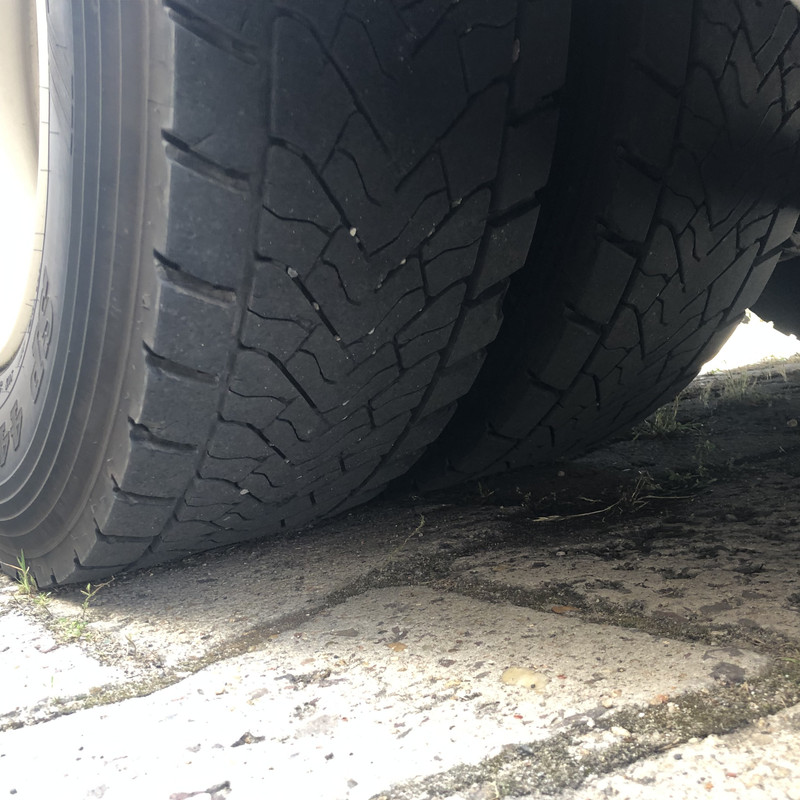 E09533C7-2109-40A2-8D83-A33166DB11B0