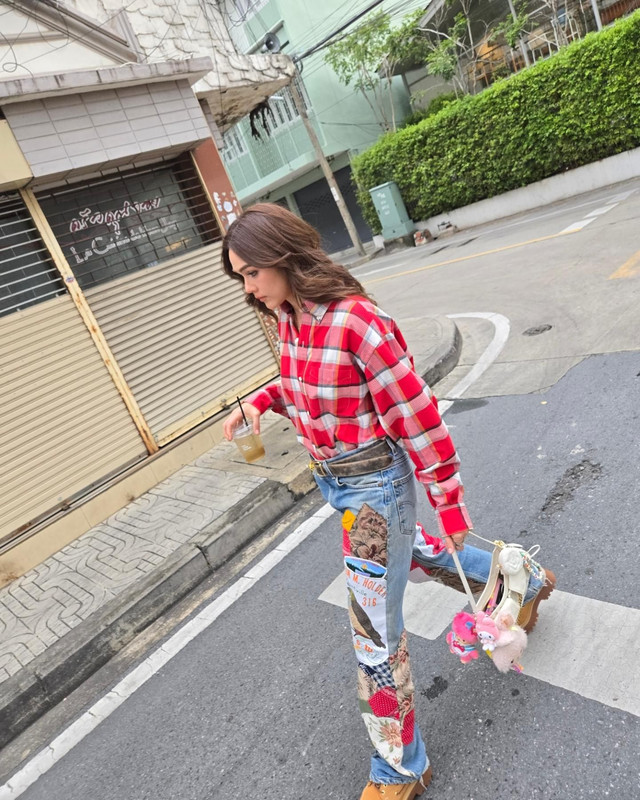 chomismaterialgirl-1724994101-3445822729893783696-4275583