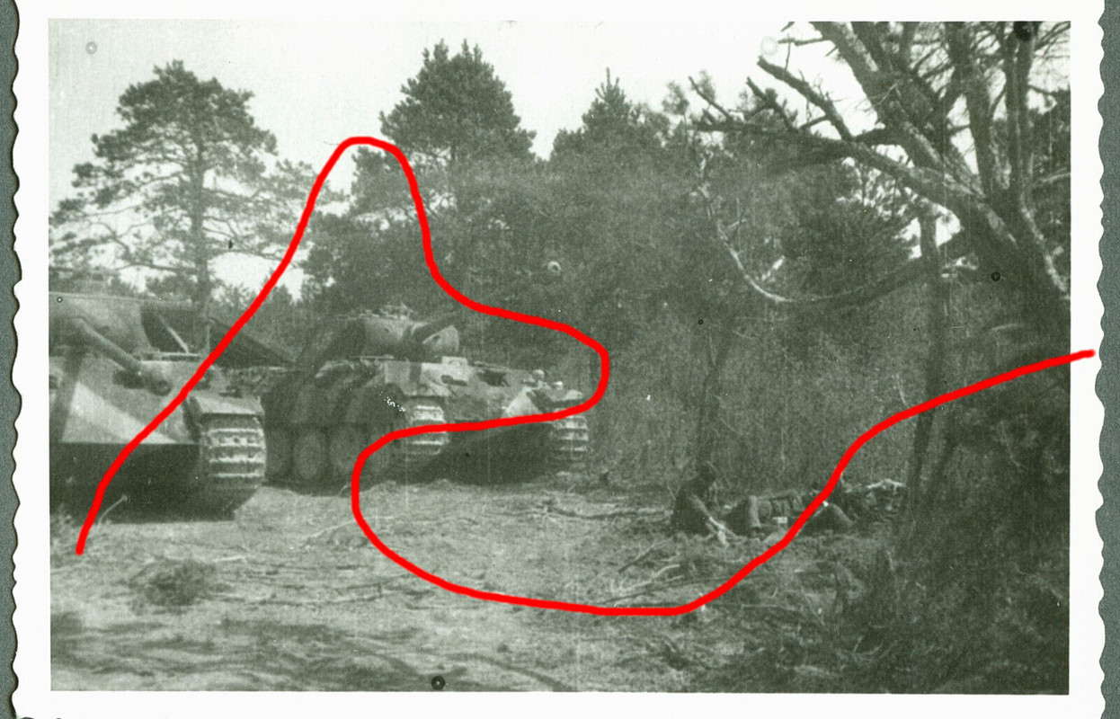 Foto 2 Panther Panzer 4 -PzRgt 27 19.PzDiv Frühjahr 1944