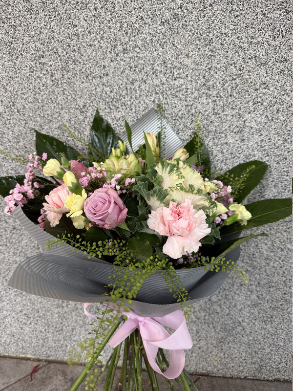 Bukiet 15 pastelowych mieszanych kwiatów