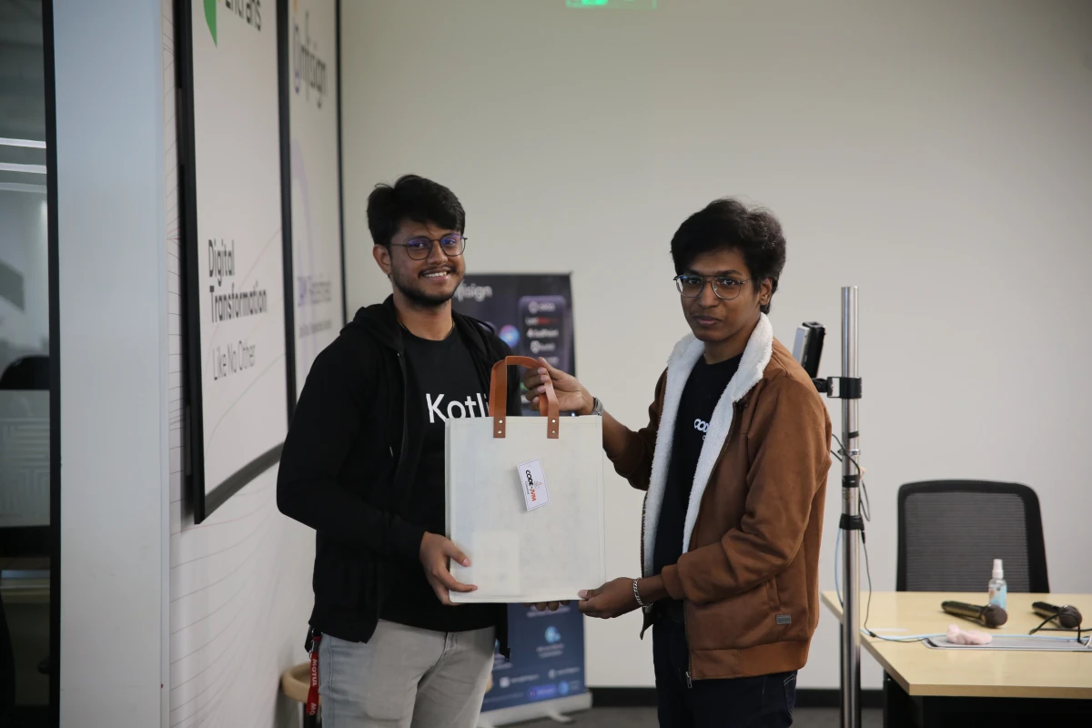 CodeOnJVM - Multi paradigms of kotlin - Speaker image 4