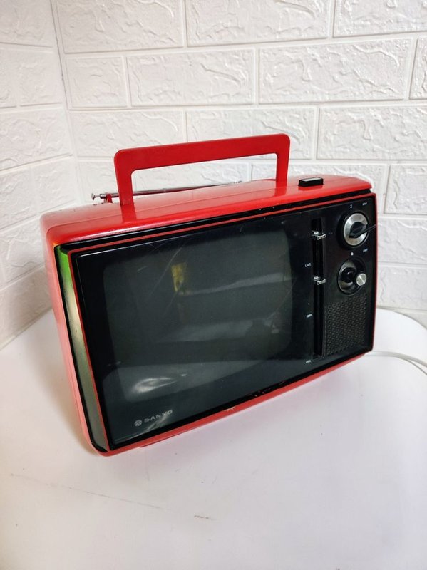 red-tv.jpg